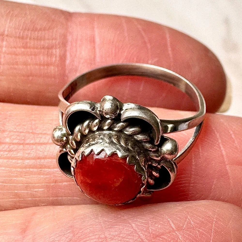 Navajo Flower Ring Red Spiny Oyster Sz 7 Sterling Silver Scalloped Native Amer